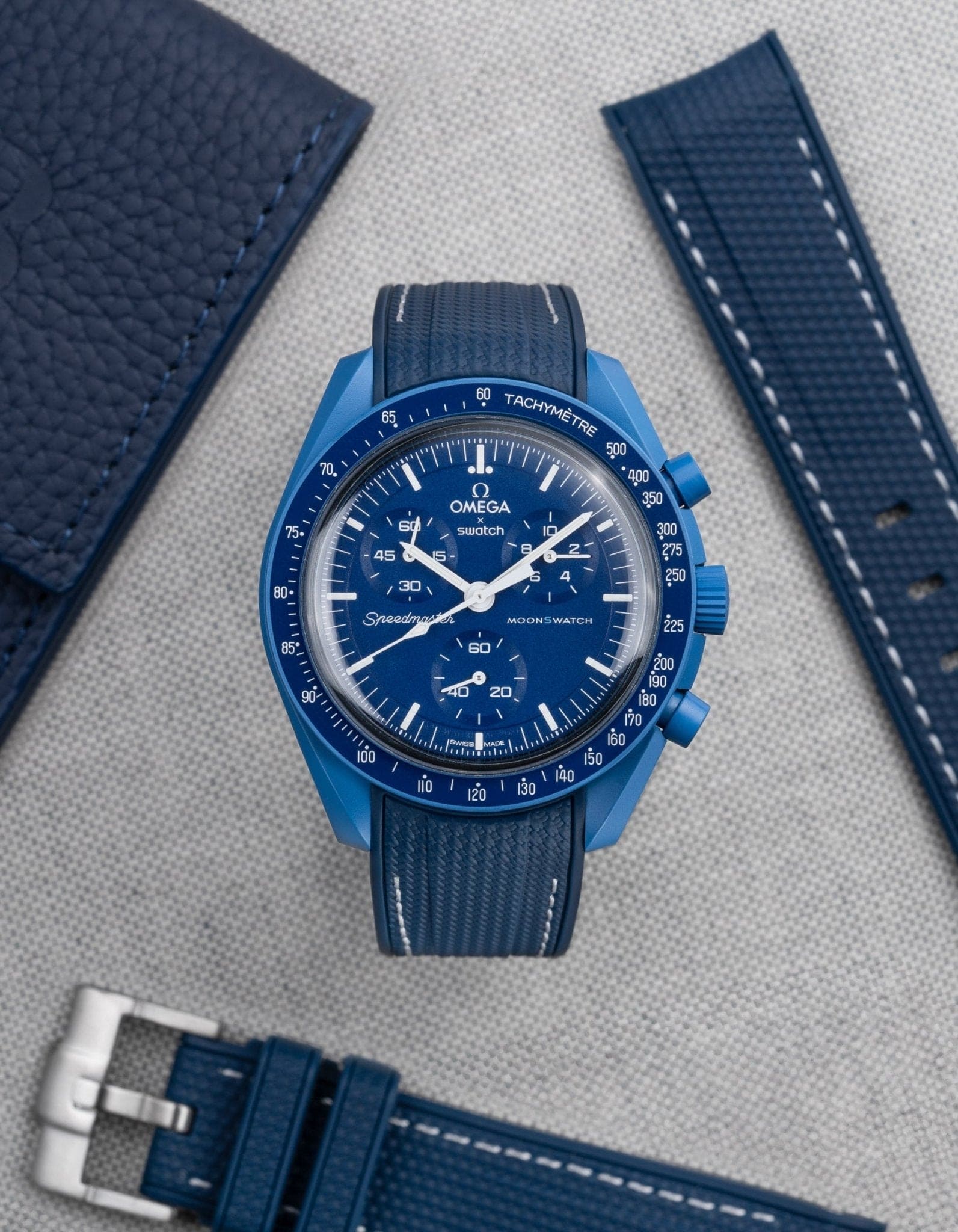 Cinturino in gomma Vertech curvo – Cuciture blu e bianche