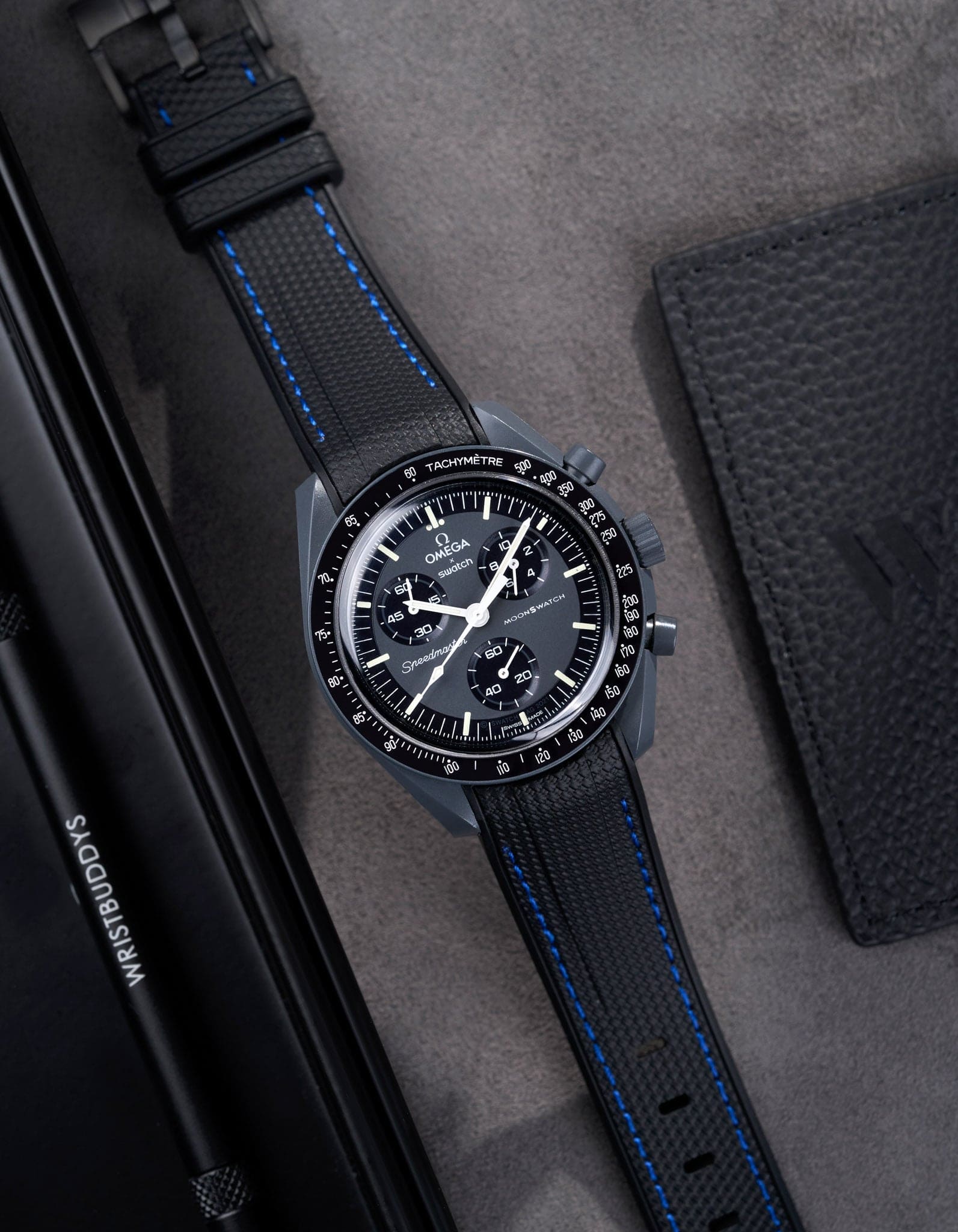 Cinturino in gomma Vertech curvo – Cuciture nero e blu