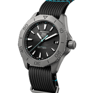 TAG Heuer Aquaracer Professional 200 Solargraph